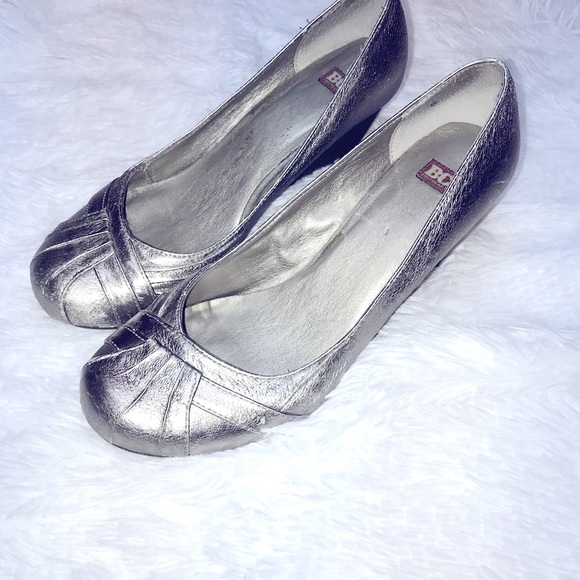 Silver gently worn BG slip on shoe 8! Thicker sole for height but so comfy 8! - Picture 4 of 4